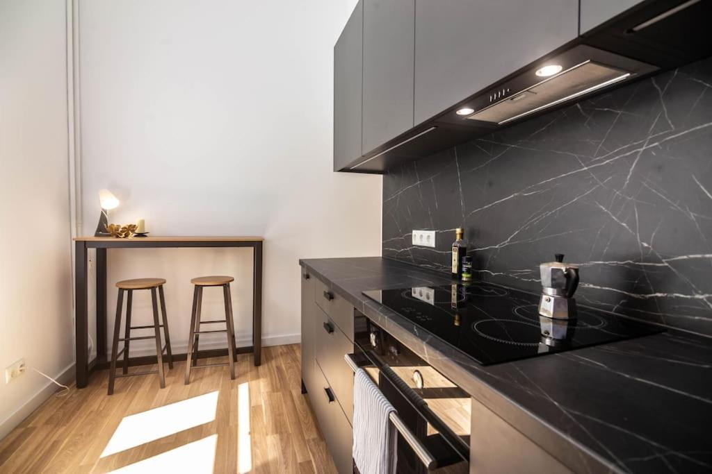 Cozy 2-bedroom Oasis In Căn hộ Riga